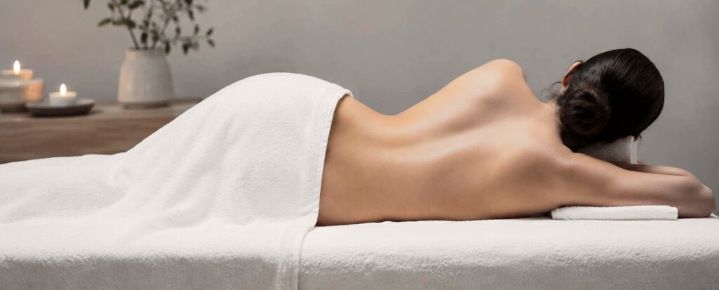 The Golden Silhouette Signature Treatment. Body sculpting in Beverly Hills designed to help reduce fluid retention, improve contour, and support a slimmer, more sculpted appearance.